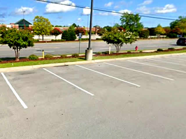 Commercial parking lot striping in New Bern North Carolina